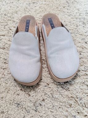 Reef Slip-On Mules in Light Gray